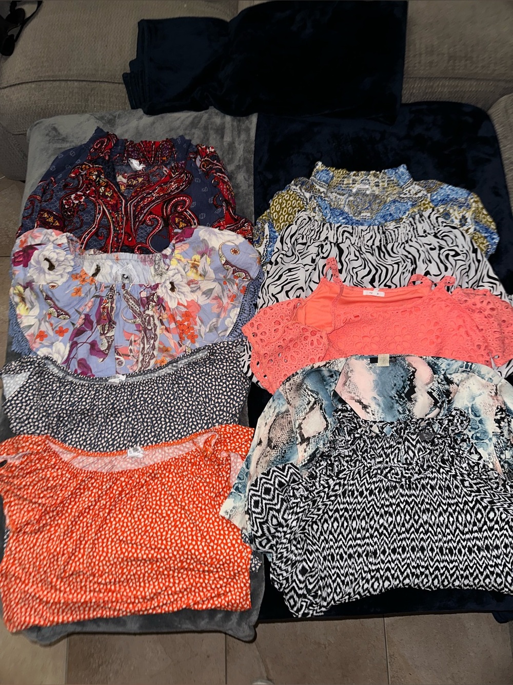 Bundle of 9 Women’s Blouses Size Medium Amazing Condition Various Brands Colors